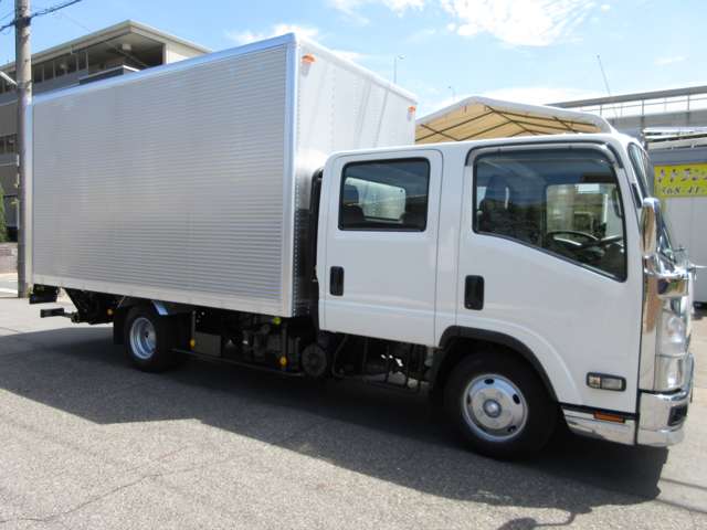Isuzu Elf 11