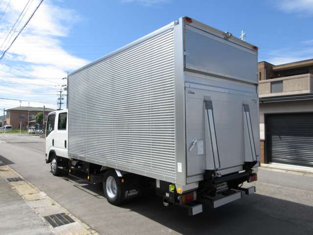 Isuzu Elf 12