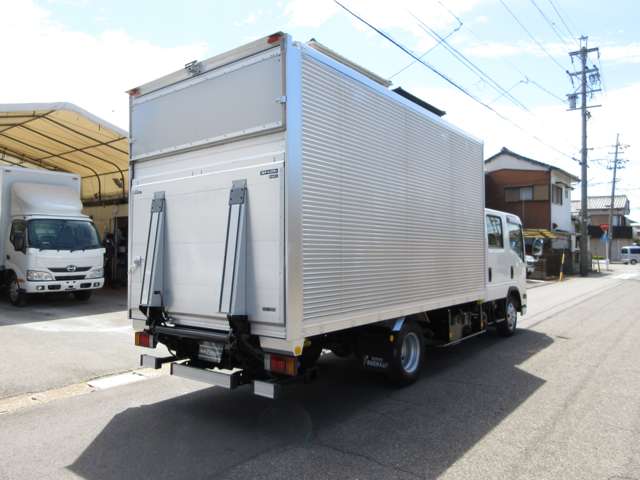 Isuzu Elf 6