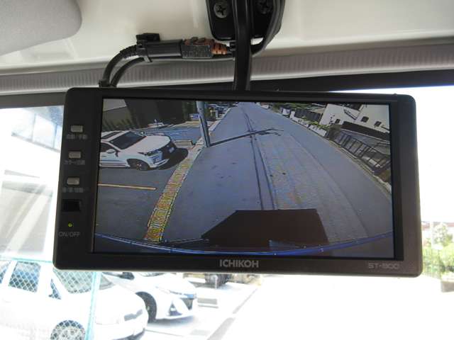 Isuzu Elf 8