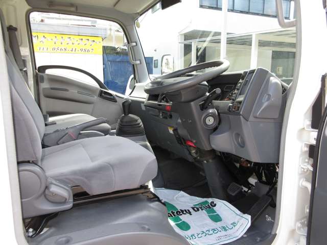 Isuzu Elf 10