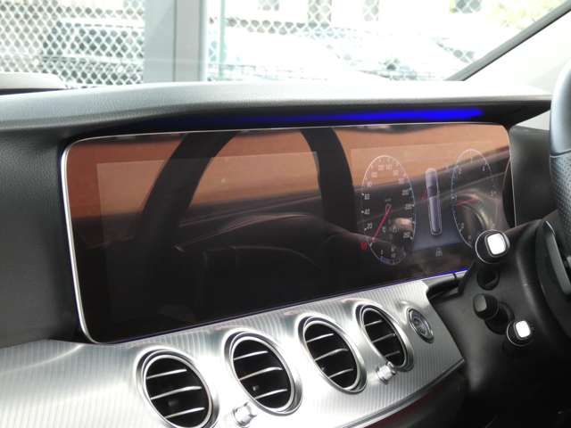 Mercedes-Benz E-Class All-Terrain 10