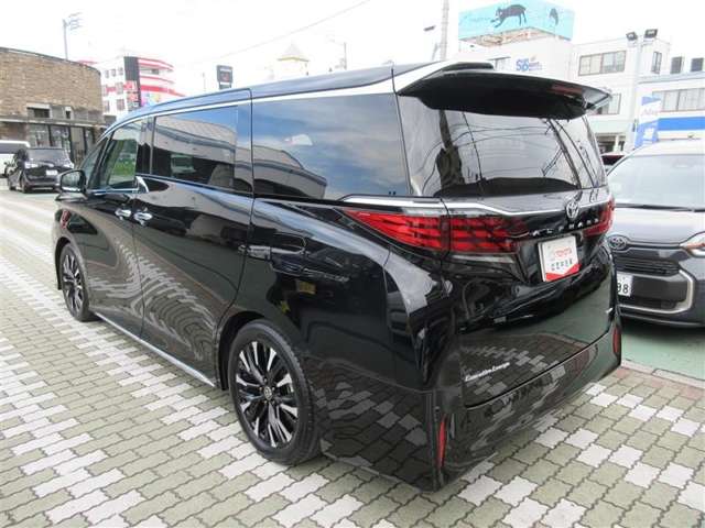 Toyota Alphard 6
