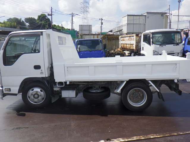 Isuzu Elf 11