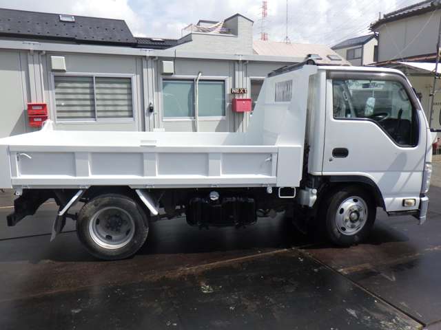 Isuzu Elf 7