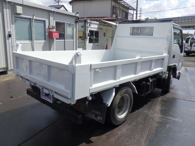 Isuzu Elf 8