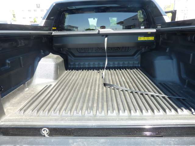 Mitsubishi Triton 11