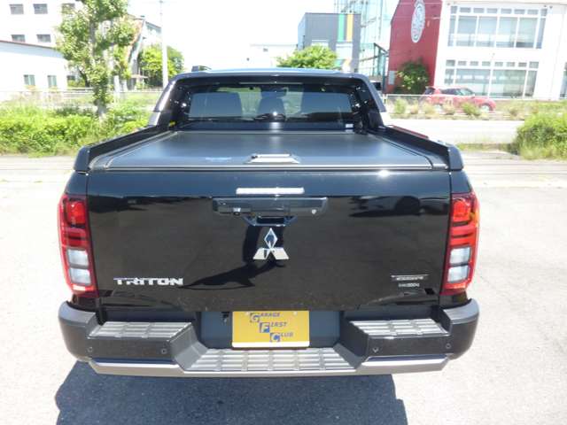 Mitsubishi Triton 4
