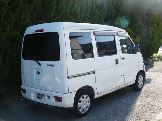 Daihatsu Hijet Cargo 11
