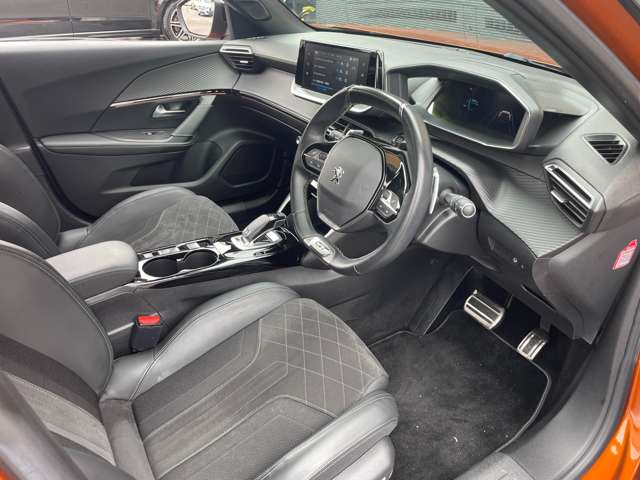 Peugeot SUV 2008 8