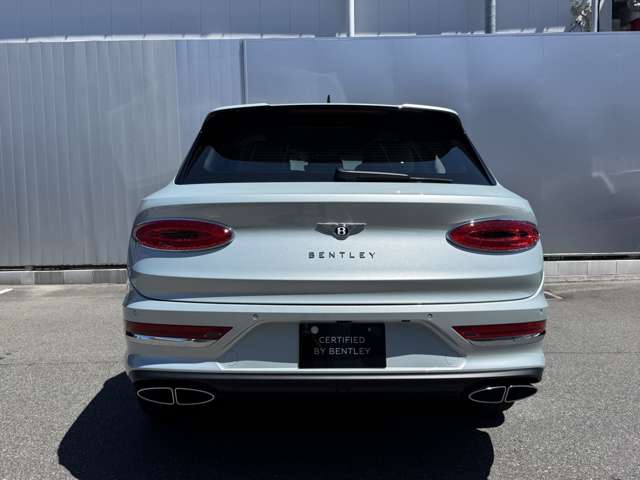 Bentley Bentayga 6
