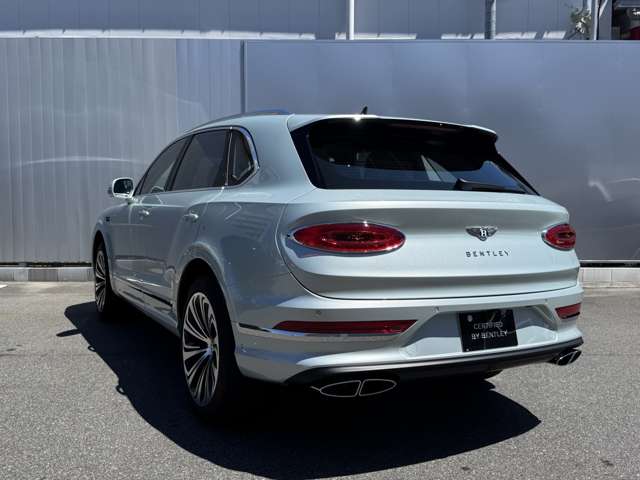 Bentley Bentayga 7