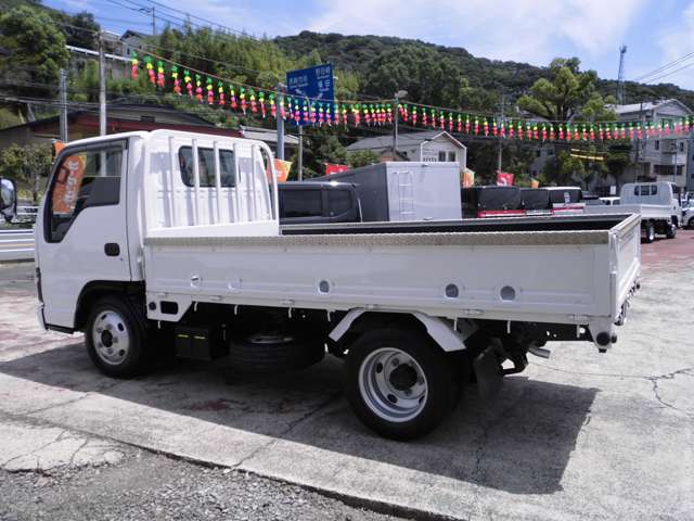 Isuzu Elf 7
