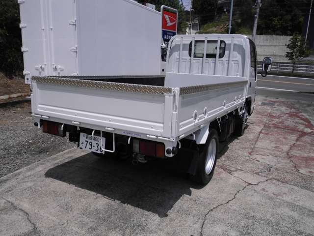 Isuzu Elf 8