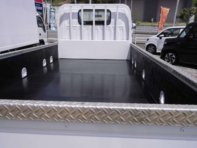 Isuzu Elf 10