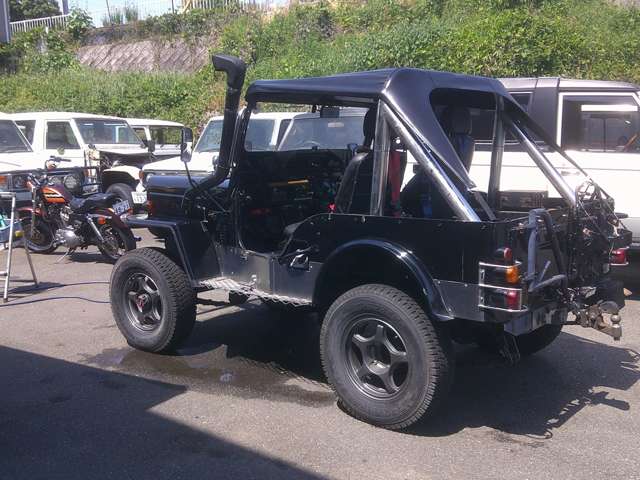 Mitsubishi Jeep 2