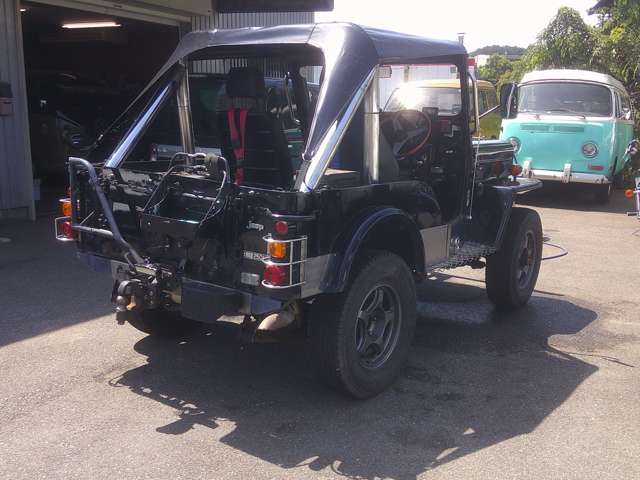 Mitsubishi Jeep 3