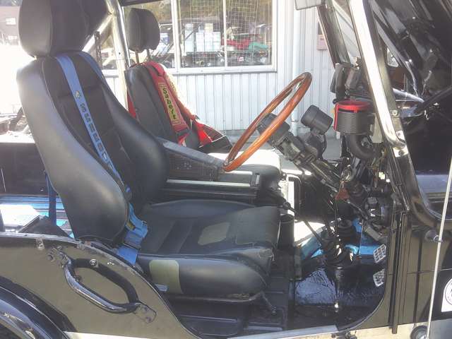 Mitsubishi Jeep 8
