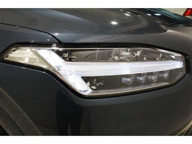 Volvo XC90 8