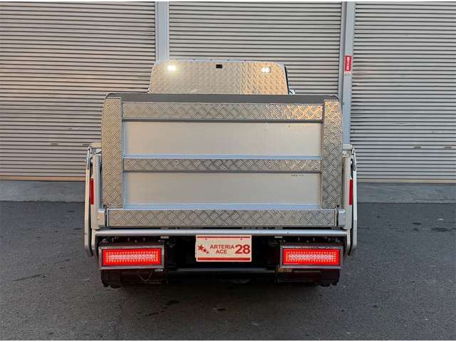 Mitsubishi Fuso Canter 4