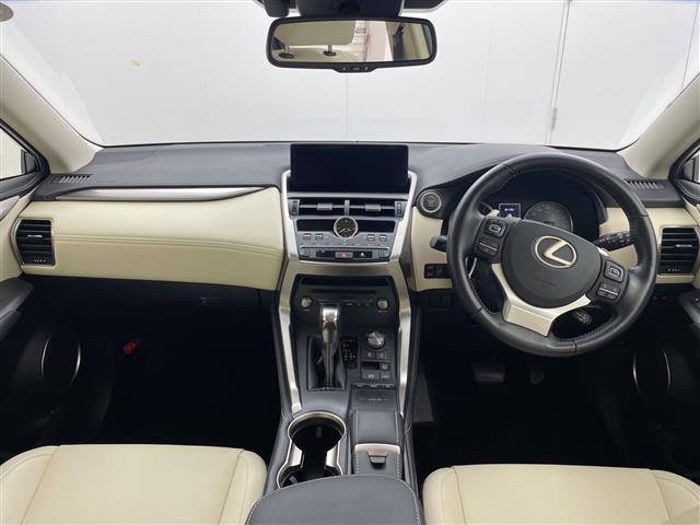 Lexus NX 8