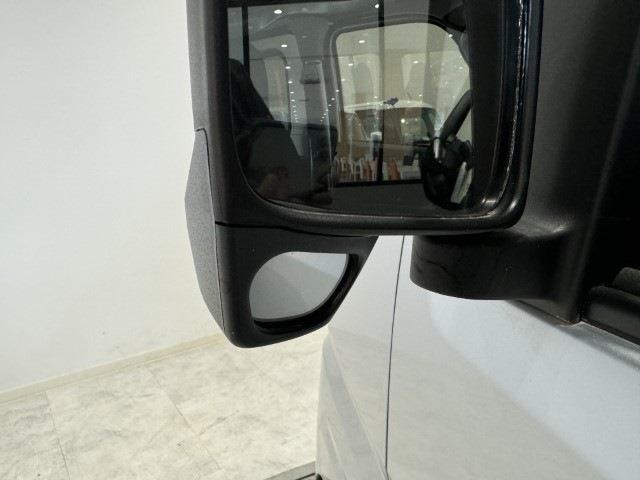 Daihatsu Hijet Cargo 12