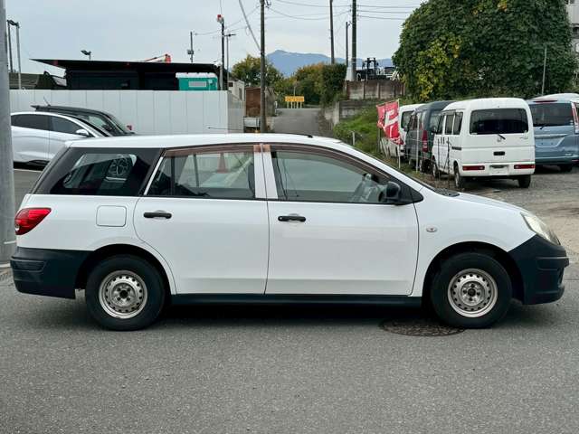 Nissan AD 4