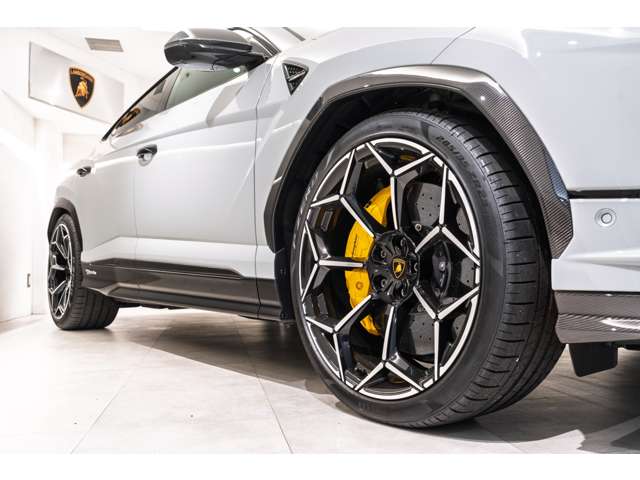 Lamborghini ウルス 11