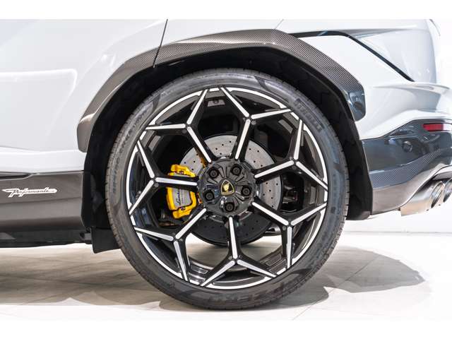 Lamborghini ウルス 12