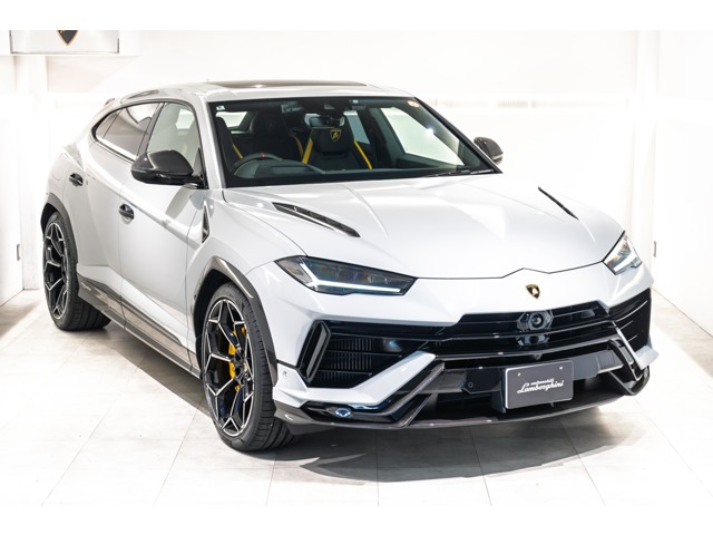 Lamborghini ウルス 3