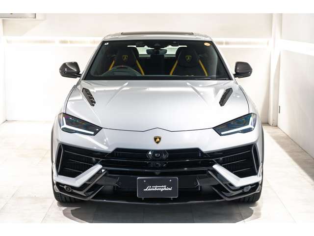 Lamborghini ウルス 4