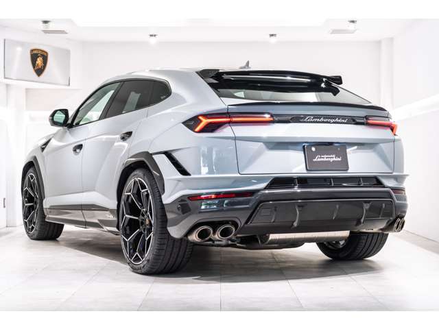 Lamborghini ウルス 8