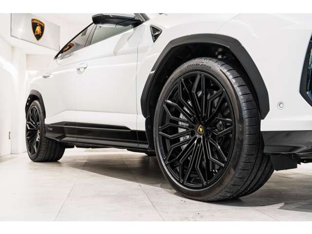 Lamborghini ウルス 12