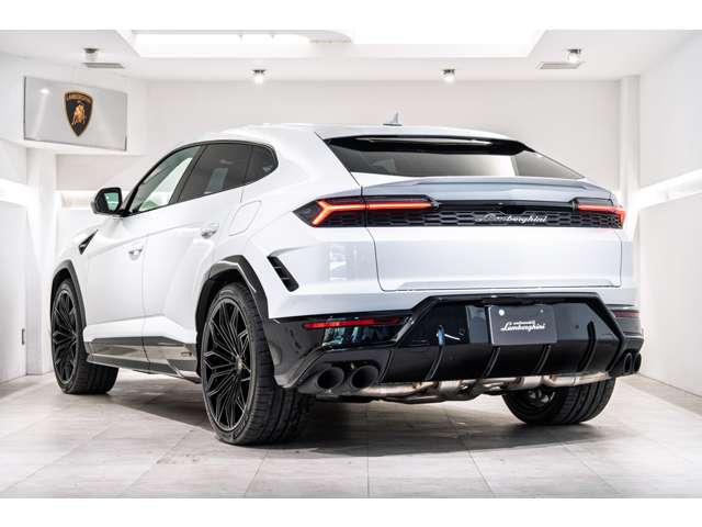 Lamborghini ウルス 3