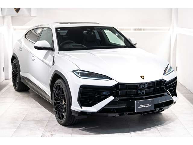 Lamborghini ウルス 4