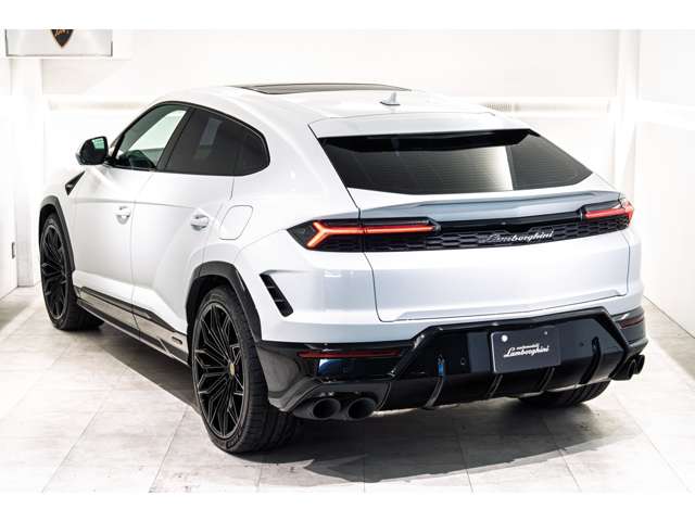 Lamborghini ウルス 5