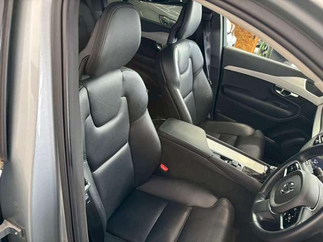 Volvo XC90 11