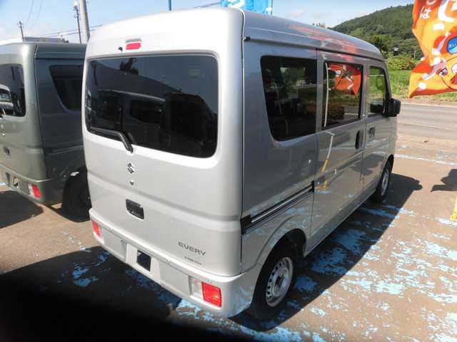 Suzuki Every 8