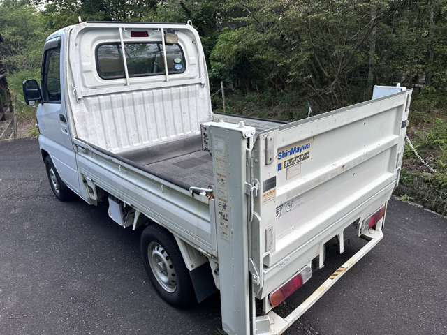 Nissan Clipper Truck 4
