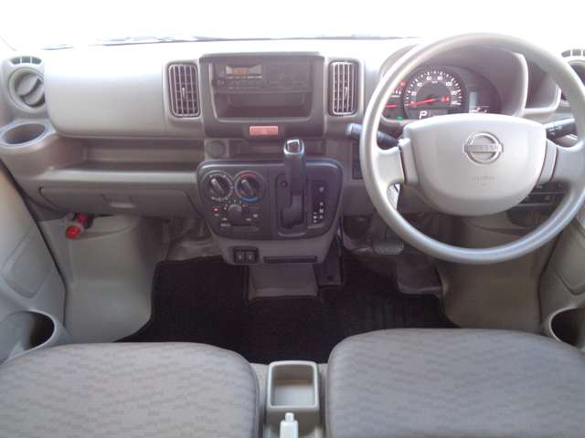Nissan NV100 Clipper 11