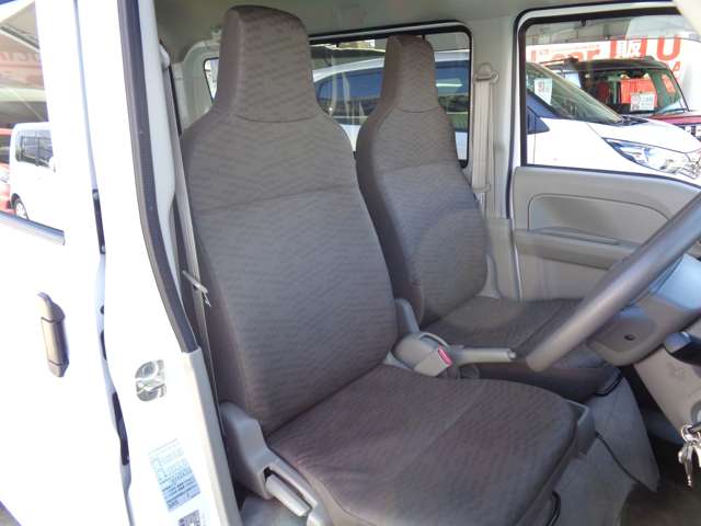 Nissan NV100 Clipper 12