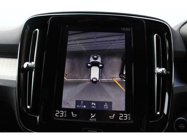 Volvo XC40 12