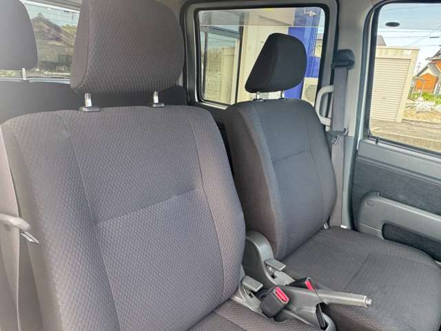 Daihatsu Hijet Cargo 11