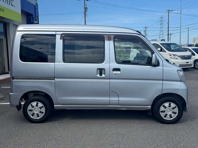 Daihatsu Hijet Cargo 7