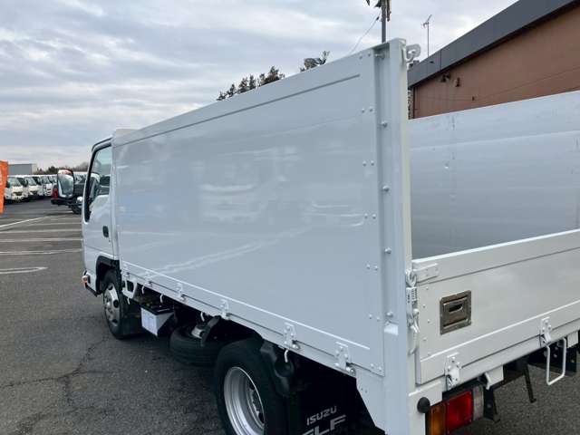 Isuzu Elf 11