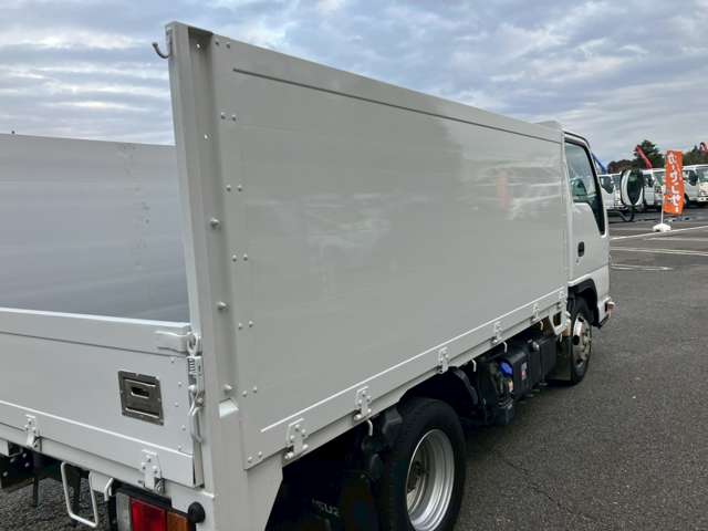 Isuzu Elf 10