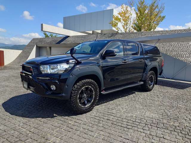 Toyota Hilux 2