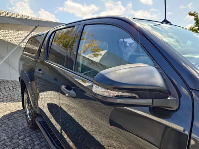 Toyota Hilux 5