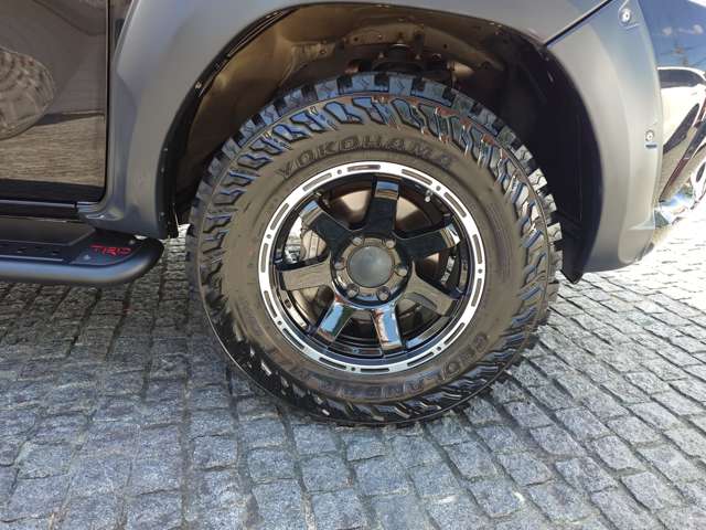 Toyota Hilux 8