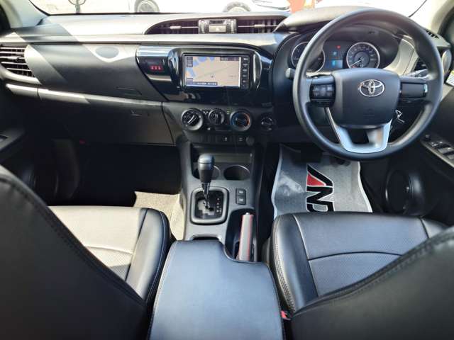 Toyota Hilux 9